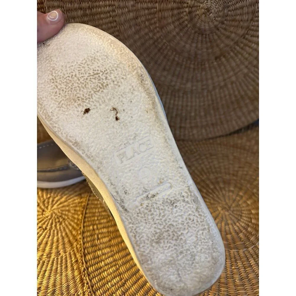 The Children’s Place boys size 4 shoes